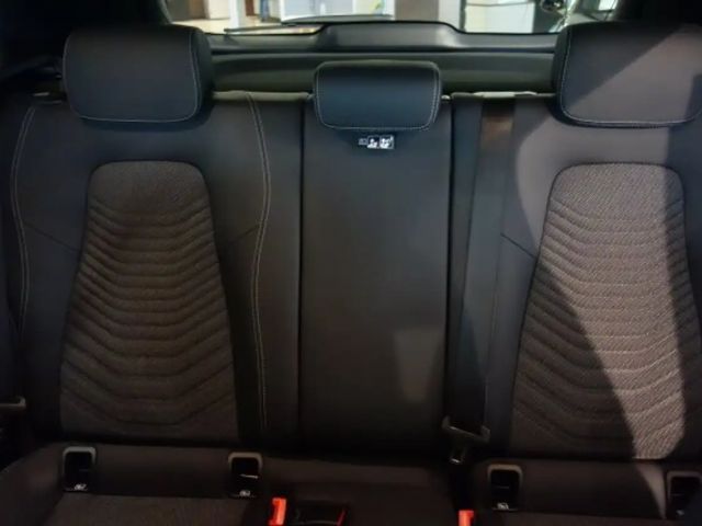 Mercedes-Benz GLA 180 Progressive