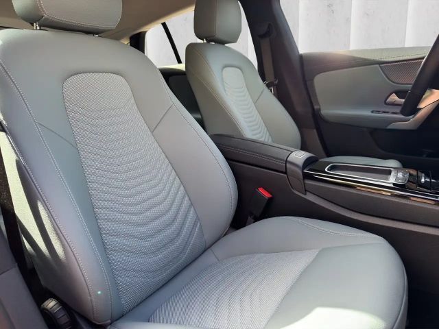 Mercedes-Benz CLA 180 Progressive