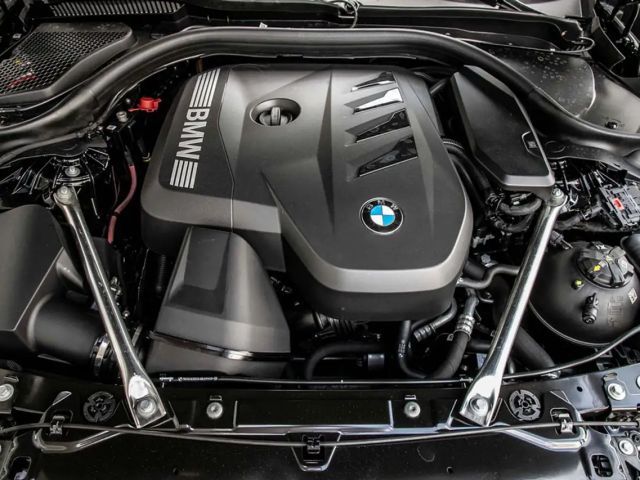 BMW 520 520i M-Sport Sedan