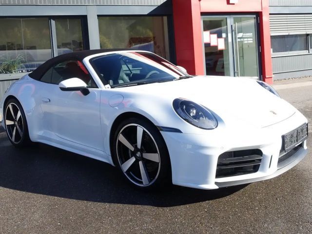 Porsche 992 Cabrio Carrera