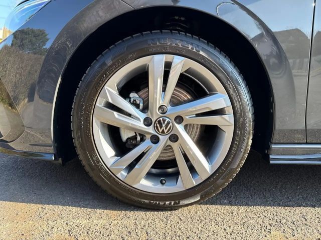 Volkswagen Golf 1.5 eTSI DSG Golf VIII R-Line