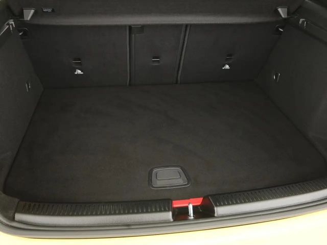 Mercedes-Benz A 250 A 250 e