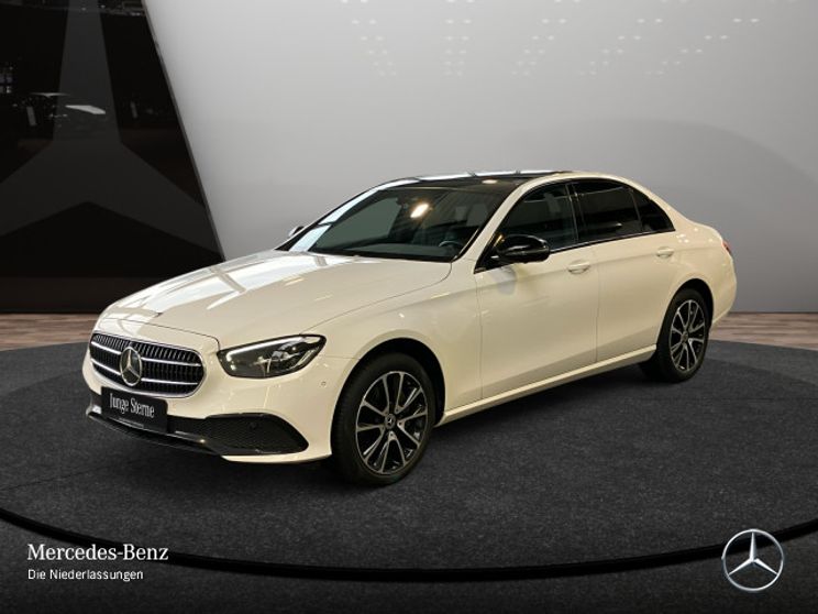 Mercedes-Benz E 220 4MATIC E 220 d Sedan