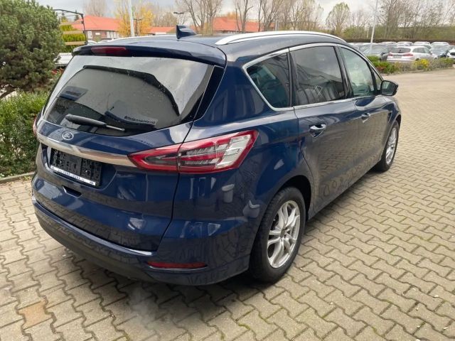 Ford S-Max Titanium