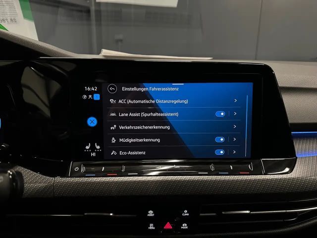 Volkswagen Golf 1.5 TSI DSG R-Line