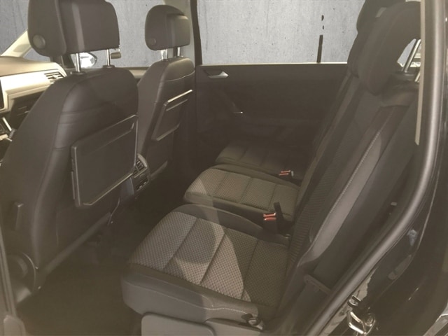 Volkswagen Touran 1.5 TSI DSG R-Line Sport