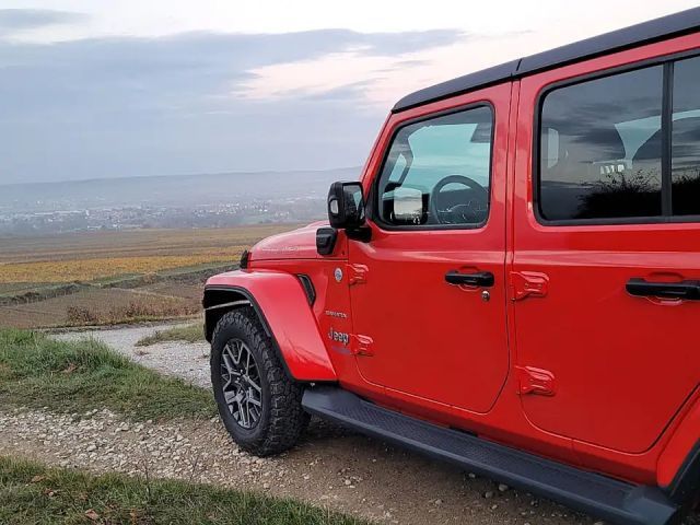 Jeep Wrangler 4xe Sahara