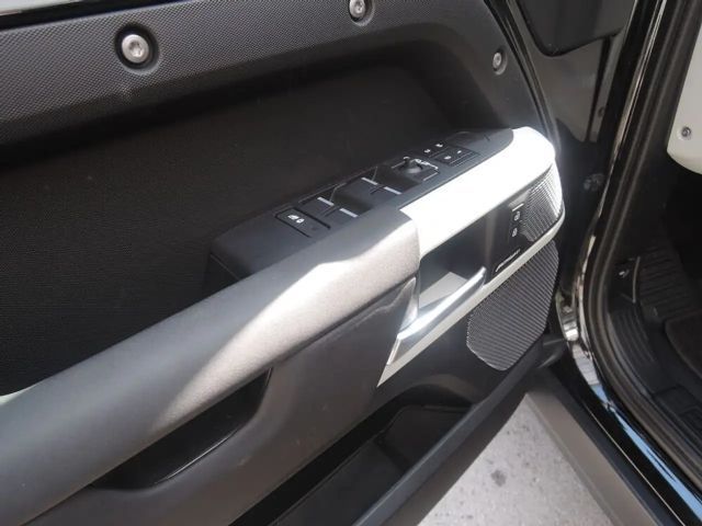 Land Rover Defender 110 AWD D200 SE