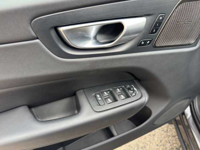 Volvo XC60 Dark Plus