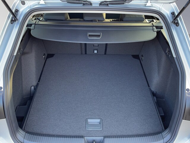 Volkswagen Golf Life Variant