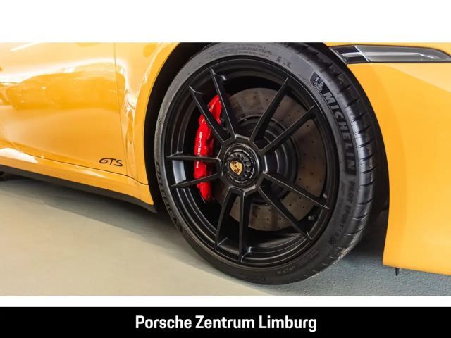 Porsche 992 Carrera Coupé GTS