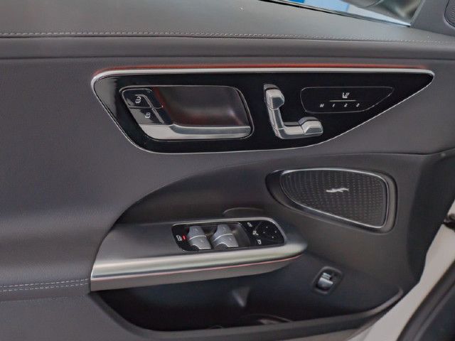 Mercedes-Benz C 200 AMG Line Sedan