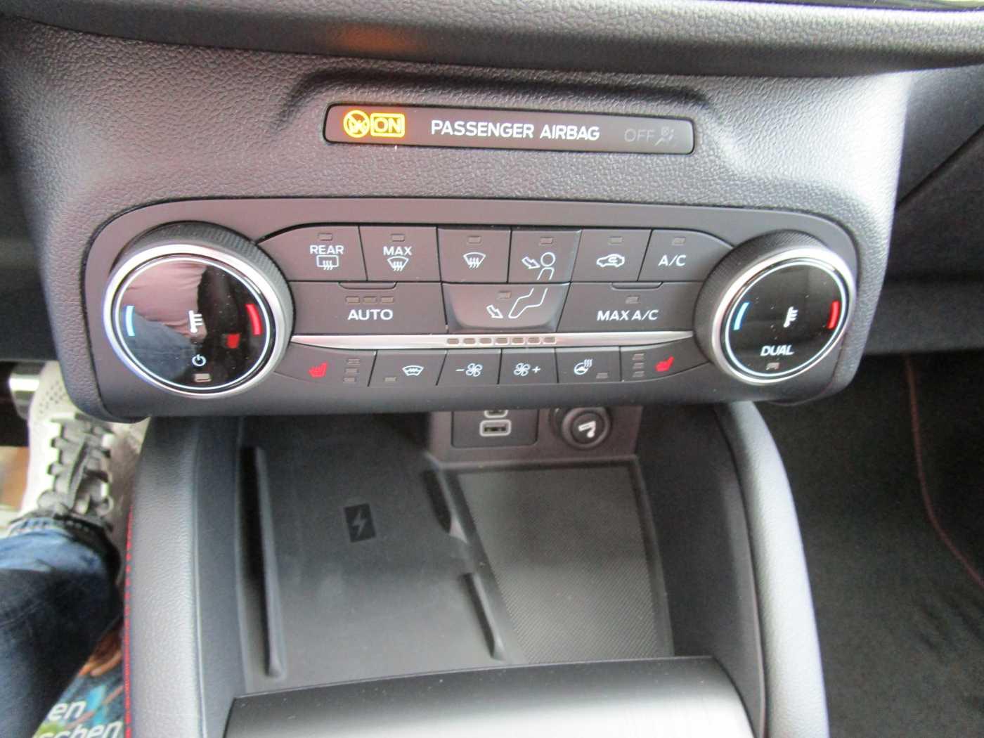 Ford Kuga Plug in Hybrid ST Line X