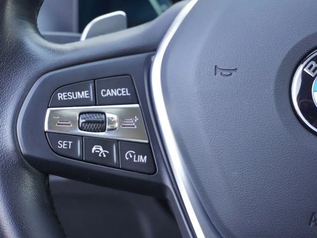 BMW 330 330i Sedan xDrive