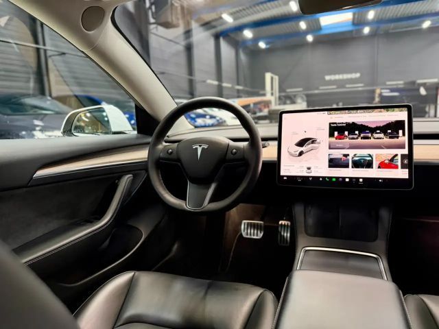 Tesla Model 3 Performance