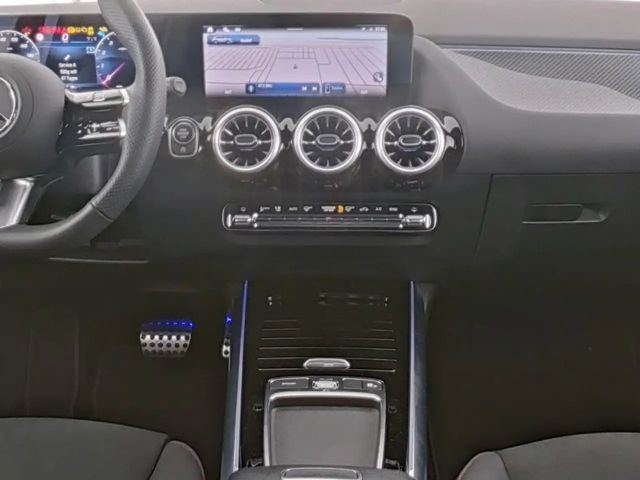 Mercedes-Benz GLA 200 AMG Line