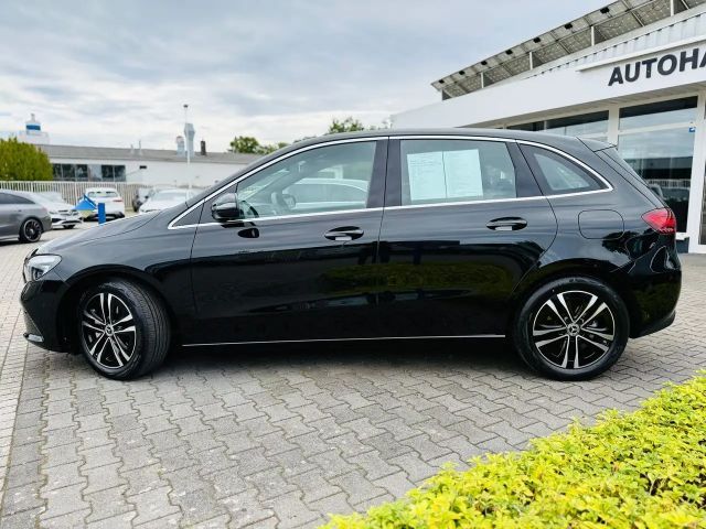 Mercedes-Benz B 180 Progressive Sedan