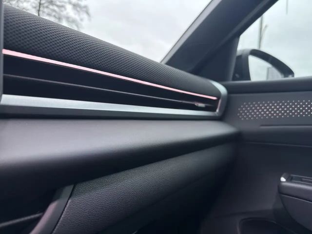 Volkswagen T-Roc 1.5 eTSI DSG R-Line