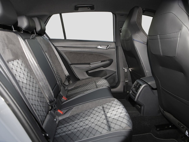 Volkswagen Golf 1.5 eTSI DSG R-Line