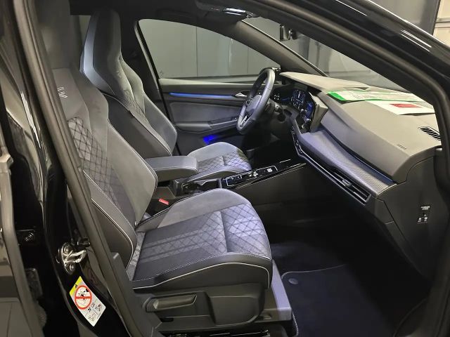 Volkswagen Golf 1.5 eTSI DSG Plus R-Line