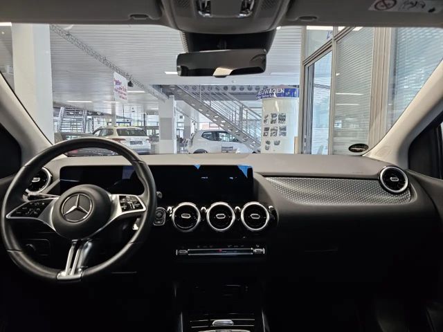 Mercedes-Benz B 180 Progressive Sedan