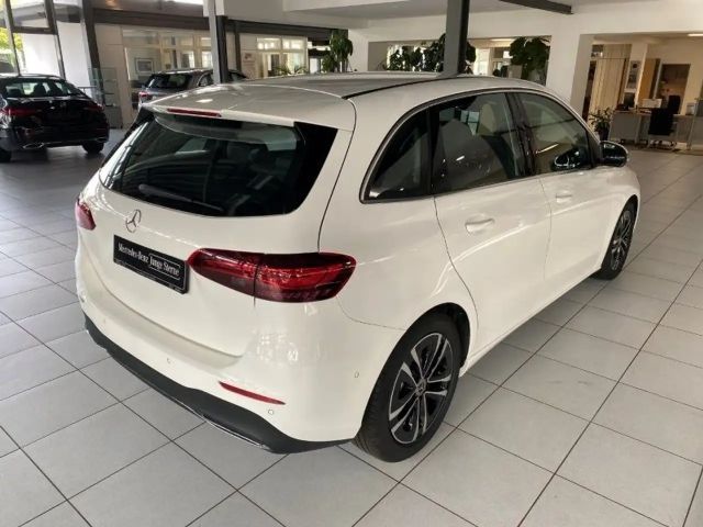 Mercedes-Benz B 200 Progressive Sedan