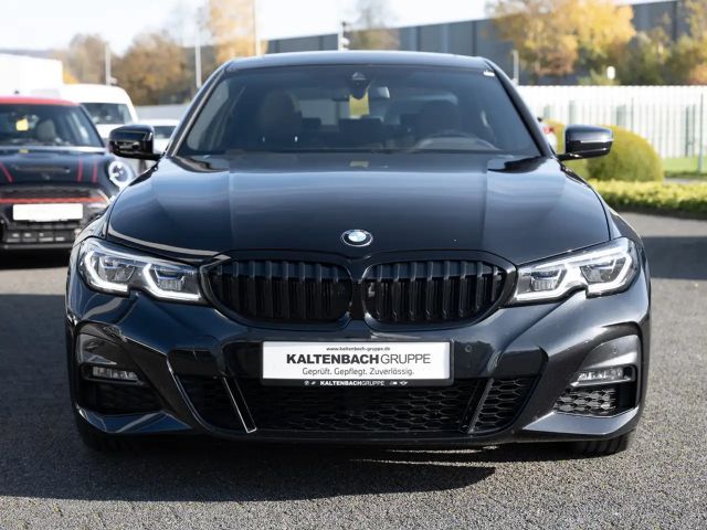 BMW 330 330d M-Sport Sedan xDrive