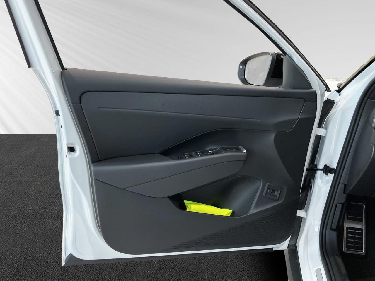 Volkswagen T-Roc 1.5 eTSI DSG R-Line