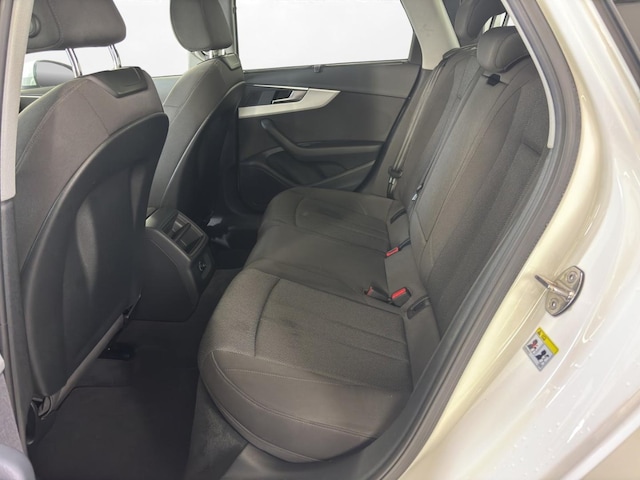 Audi A4 35 TFSI Avant S-Line S-Tronic