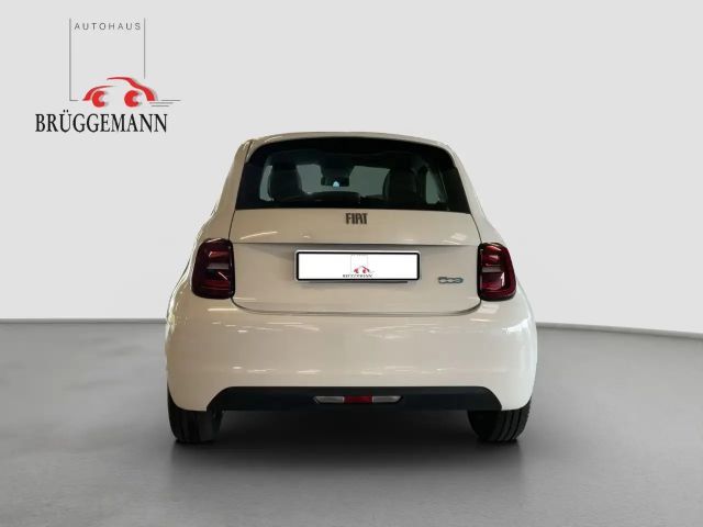 Fiat 500e + Radio- & Winterpaket