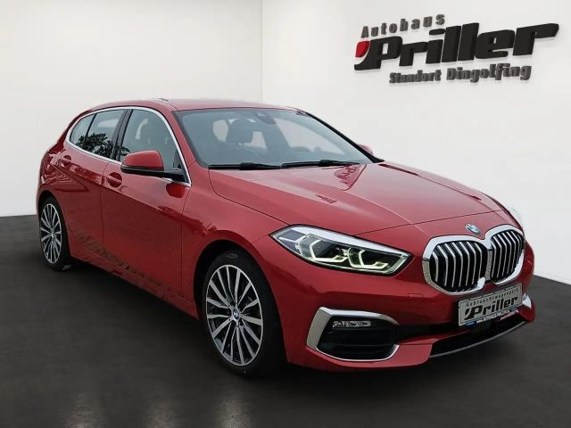 BMW 120 120d Luxury Line Sedan xDrive