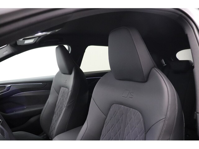 Audi A6 Avant Quattro S-Tronic