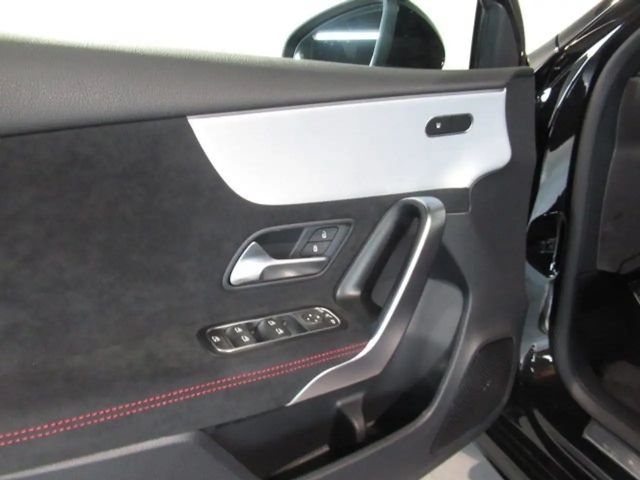 Mercedes-Benz A 35 AMG 4MATIC AMG Line