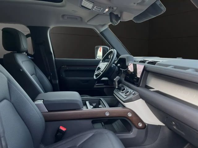 Land Rover Defender AWD P400 SE