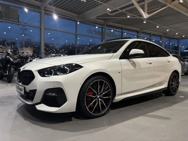 BMW 220 220i Coupé M-Sport xDrive