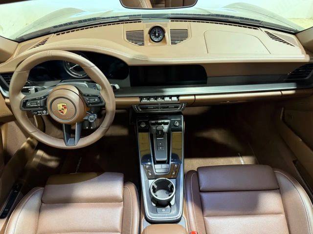 Porsche 992 4 Cabrio GTS Targa