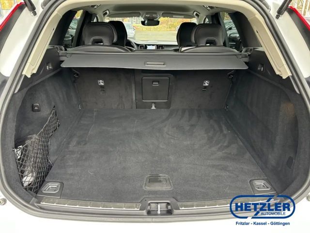 Volvo XC60 AWD Dark Plus