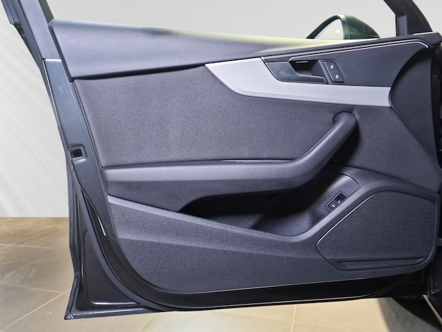 Audi A4 30 TDI Avant S-Tronic