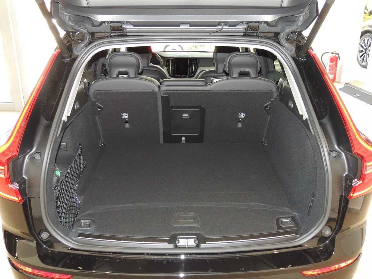 Volvo XC60 AWD Dark Plus Recharge T6