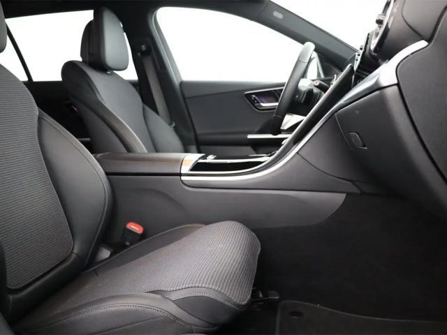 Mercedes-Benz C 200 AVANTGARDE C 200 d Estate