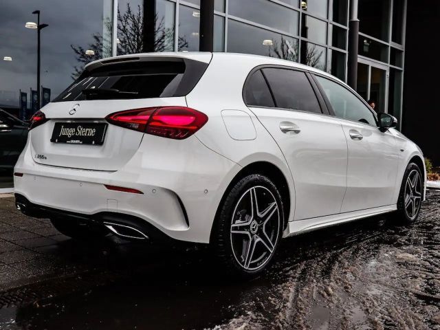 Mercedes-Benz A 250 A 250 e AMG Line