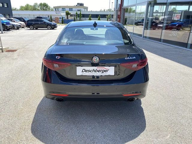 Alfa Romeo Giulia AT8 AWD Q4 TI