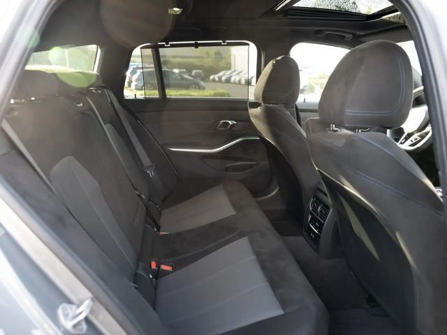BMW 330 330d M-Sport Touring xDrive