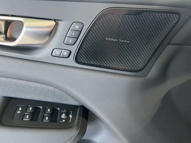 Volvo XC60 AWD Plus Recharge