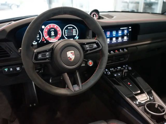 Porsche 992 Cabrio Carrera GTS