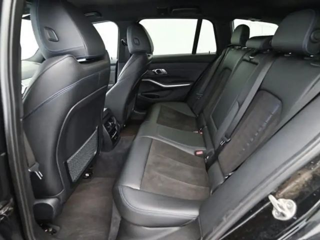 BMW 320 320e M-Sport Touring