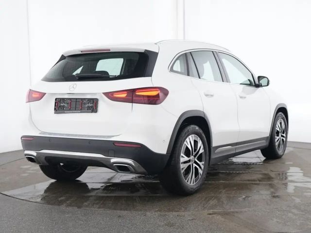 Mercedes-Benz GLA 200 Progressive