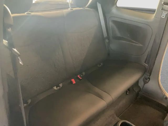 Fiat 500 1.0 Hybrid + Ganzjahresreifen