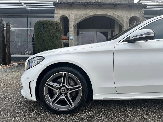 Mercedes-Benz C 220 4MATIC C 220 d Sedan