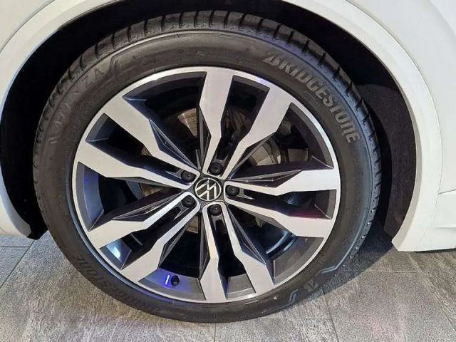 Volkswagen Touareg 4Motion R-Line